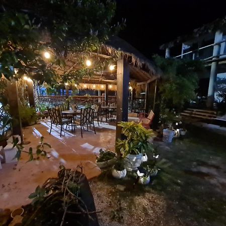 ホテル Don Panchon Y Maruxa ホルボックス島 エクステリア 写真